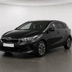 Kia Ceed 2026 im Showroom der Autofabrik Bodensee (KI-generiertes Beispielbild)