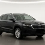 Skoda Karoq Plus 2026 im Showroom der Autofabrik Bodensee (KI-generiertes Beispielbild)