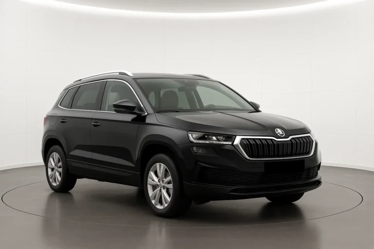 Skoda Karoq Plus 2026 im Showroom der Autofabrik Bodensee (KI-generiertes Beispielbild)