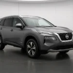 Nissan X-Trail N-Connecta 2026 im Showroom der Autofabrik Bodensee (KI-generiertes Beispielbild)