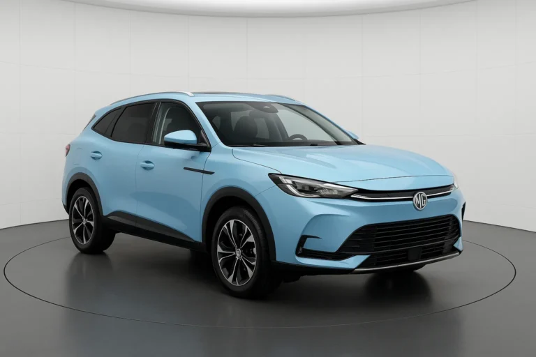 MG HS Luxury HEV+ 2026 im Showroom der Autofabrik Bodensee (KI-generiertes Beispielbild)