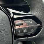 Peugeot 308 Hybrid 145 GT – Lenkrad-Bedientasten