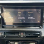 Citroen C3 Aircross MAX Hybrid 145 – Infotainment-Bildschirm und Bedienelemente